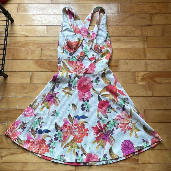 Pull&Bear cross cross back dress - Picture 2 of 3